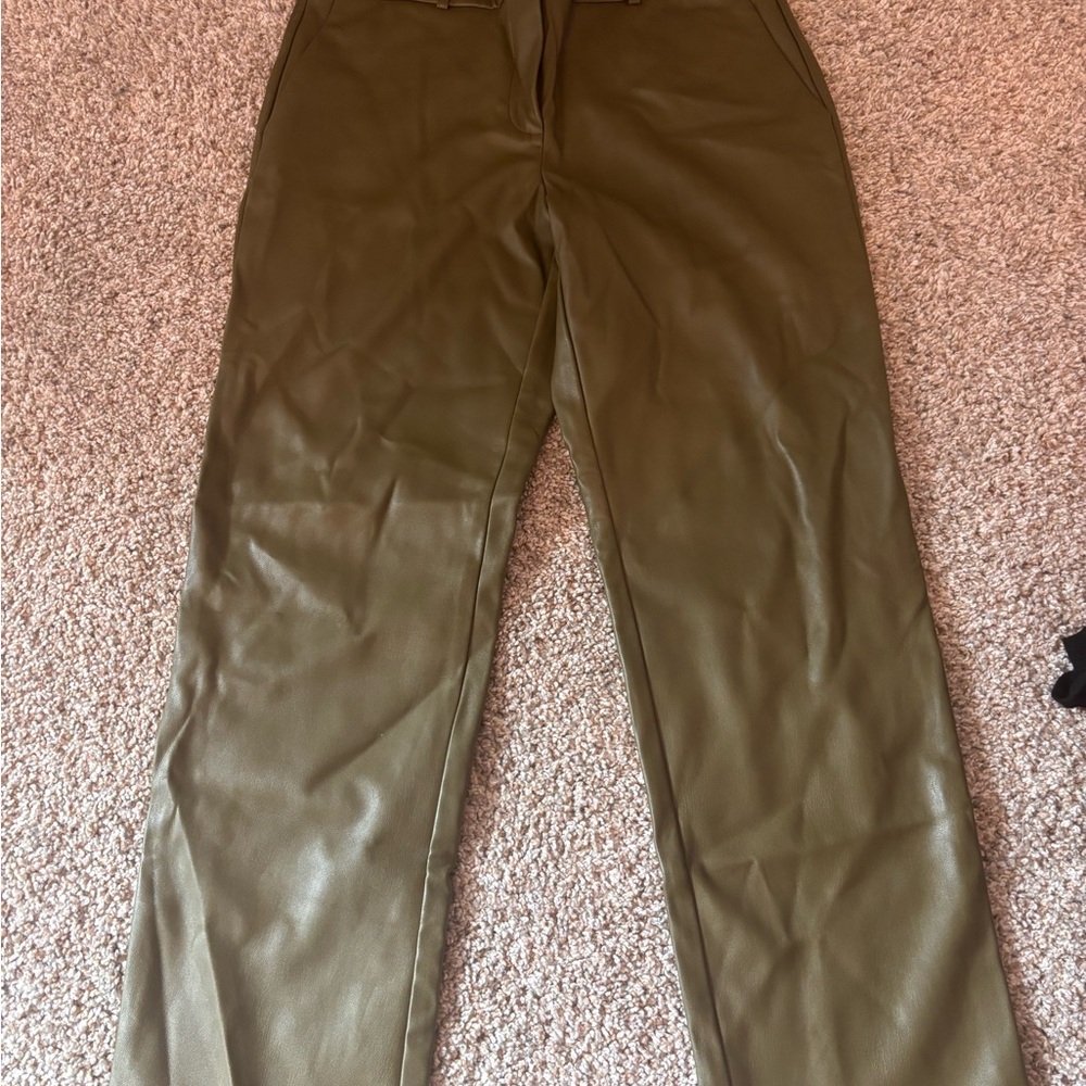Women’s Anne Taylor Capri Faux Leather Pants